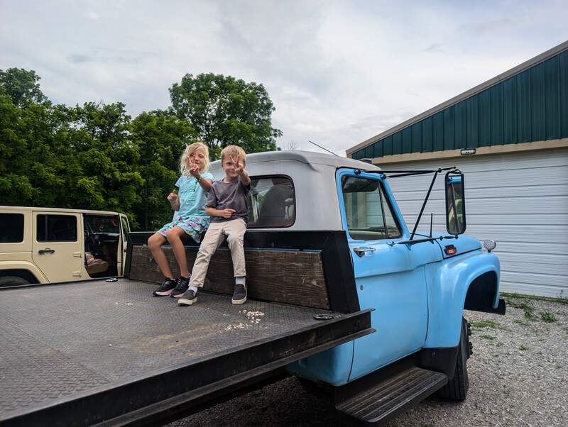 PXL_20250617_221209702.MP